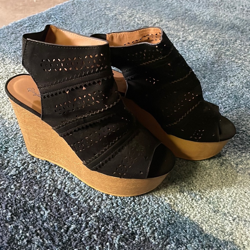 Black wedges, never worn, size 8